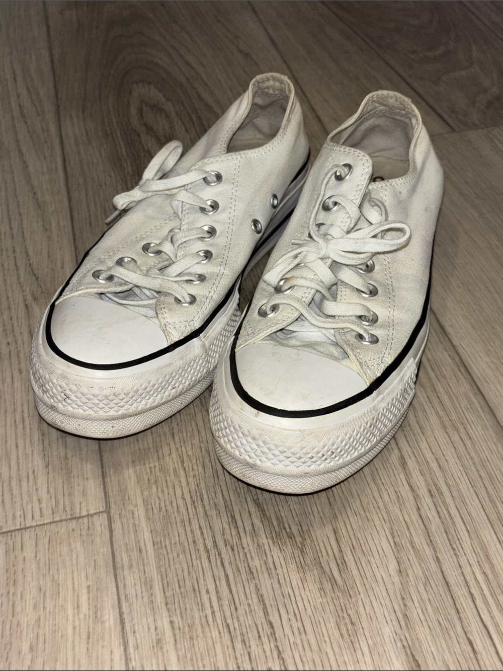 White Converse Sz 7.5 Platform